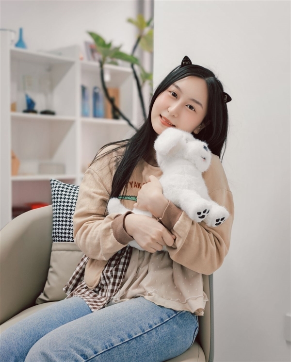 会撒娇能成长!科沃斯毛团陪伴机器人图赏