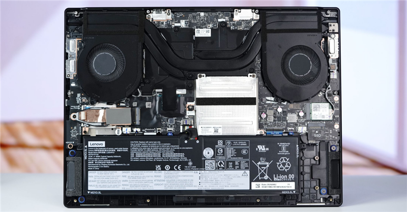 聚焦超级工程与科研生产力！Lenovo P16v 2026工作站评测：NVIDIA RTX PRO Blackwell加持 物理断网跑AI