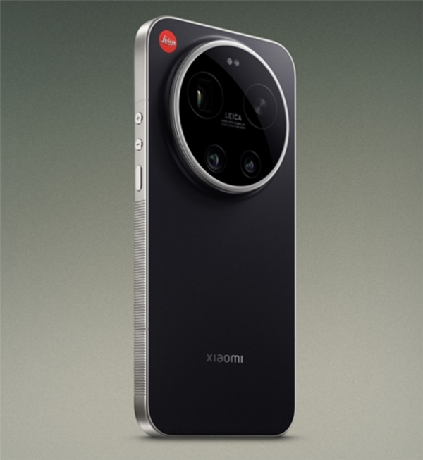 徕卡门店售卖：小米17 Ultra徕卡版黑银色上市！7999元起