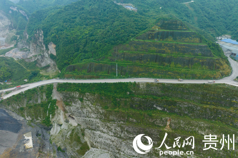 贵州探索磷石膏生态修复基质用于矿山复绿。图为贵州磷化集团复绿矿山。人民网 阳茜摄
