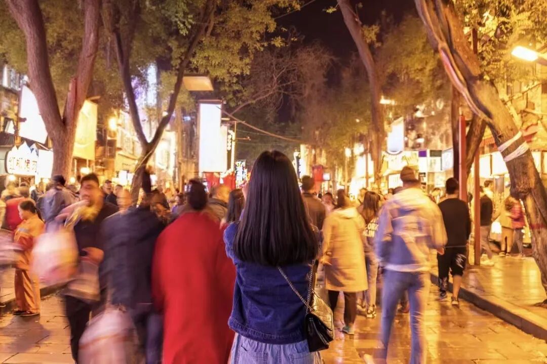 炮制“斩杀线”的牢A,为何要造留美女生黄谣