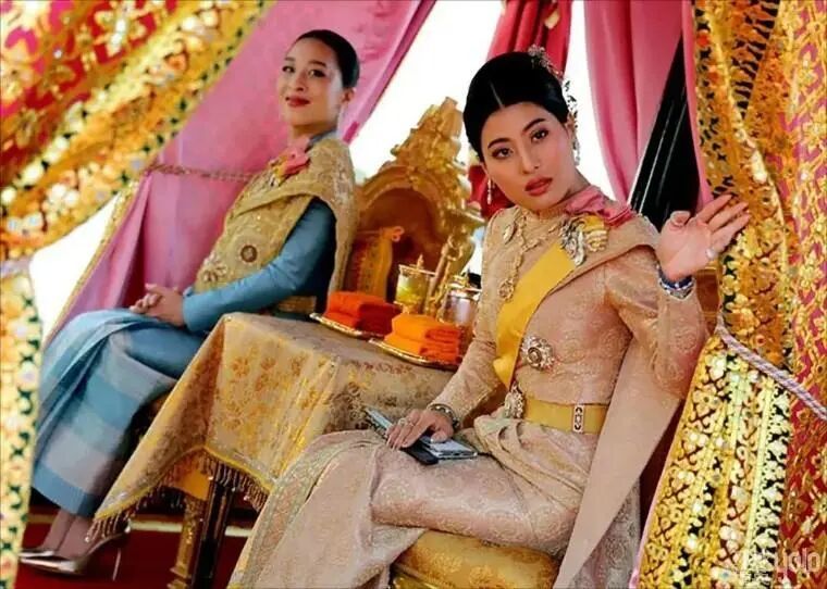 ·帕公主和妹妹思蕊梵公主（右）。