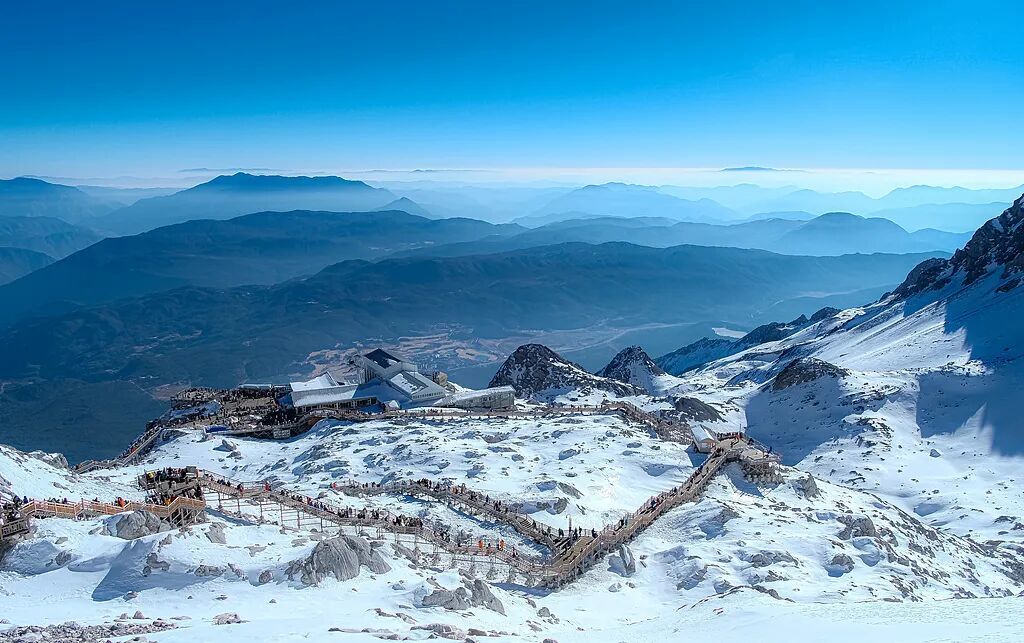 玉龙雪山景区风光。图/视觉中国