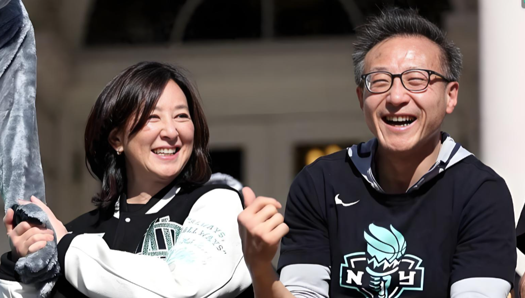 台湾姑娘吴明华的自立路:从“蔡崇信太太”,到女子NBA冠军老板