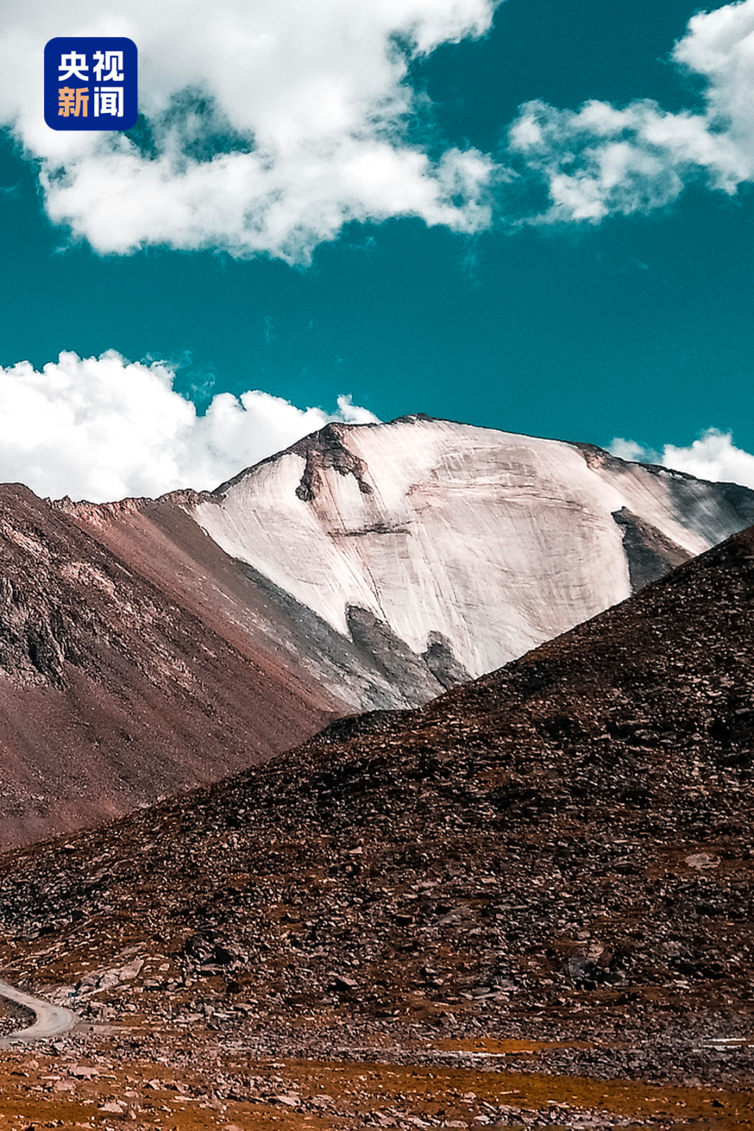△天山1号冰川，被称为“世界上离大都市最近的冰川”。