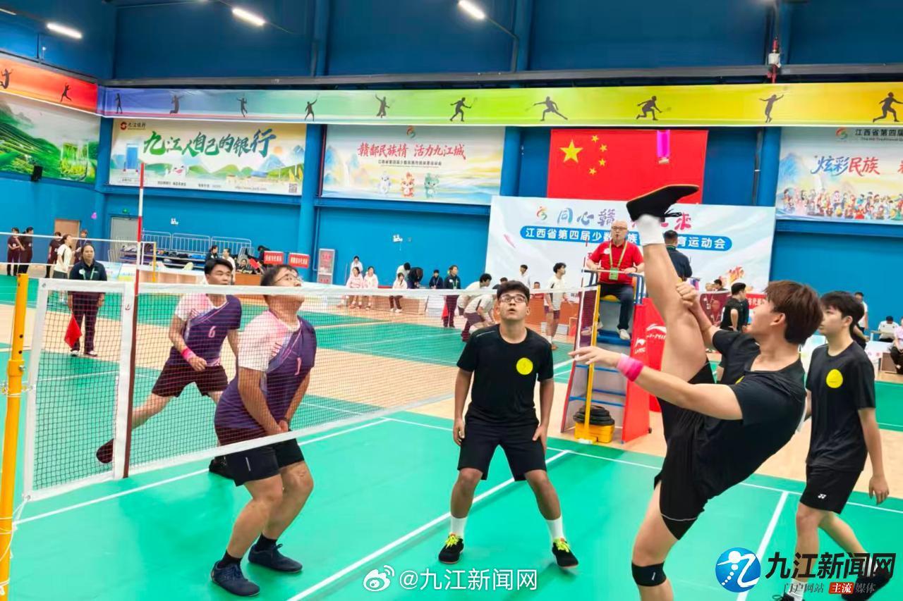 【#九江毽球队备战参赛见闻#】一踢接起、二踢调整、三踢过网，小小毽球