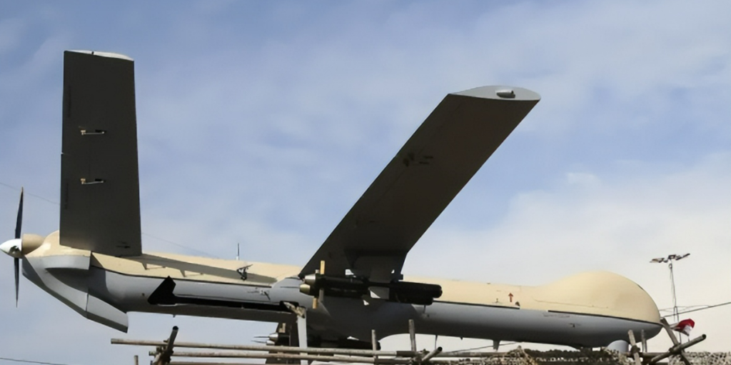 伊朗“目击者-129”察打一体无人机。