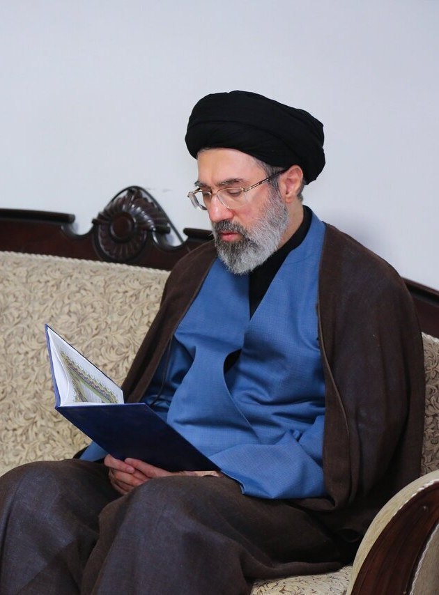 △伊朗最高领袖穆杰塔巴·哈梅内伊12日在社交媒体发布的个人照片