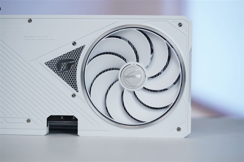 满血塞进RTX 5080与锐龙9 9950X3D!七彩虹iGame LAB Vulcan Armor火神战甲定制主机评测:地表最强ITX主机