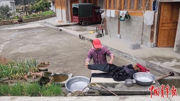 2026年1月28日，湖北省恩施州来凤县三胡乡石桥村村民温馨整洁的庭院。中青报&middot;中青网记者 魏婉/摄