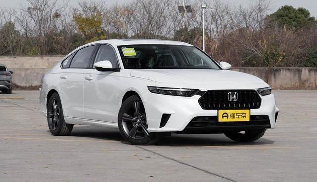 预算13万不看网红车，我提了英仕派，这才叫B级车底盘！-有驾