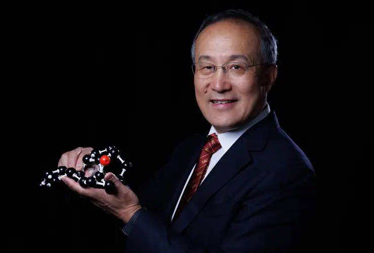 张涛院士。图源：中国科学院大连化学物理研究所