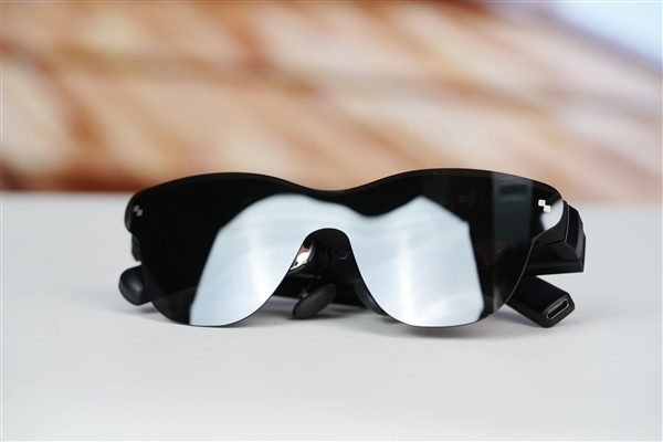 口袋里的135英寸HDR巨幕！雷鸟Air 4 Pro蝙蝠侠图赏