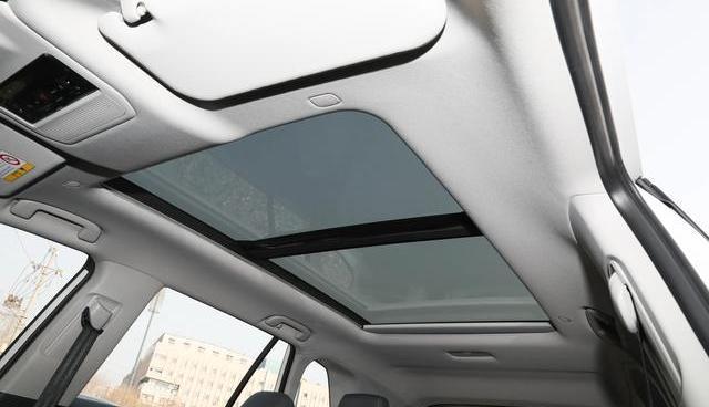 2026款RAV4荣放：2.0L家用真的够用吗？实测后我发现这3个隐藏痛点！-有驾