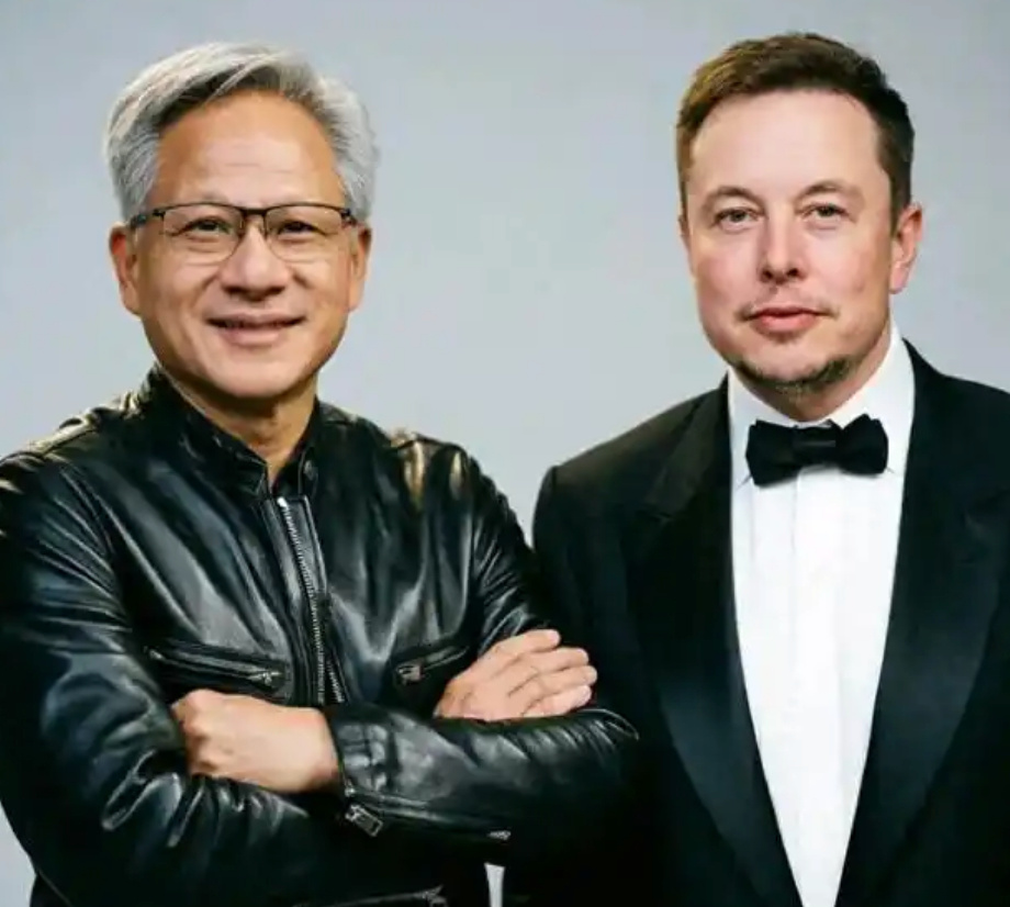 【#马斯克黄仁勋观点相反# 】10月27日消息,SpaceX首席执行