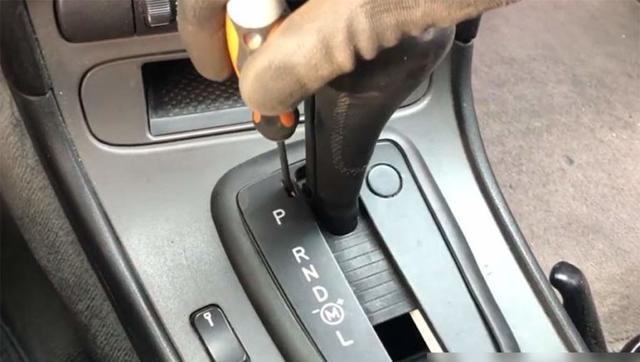 自动挡空挡启动更护车？老司机说出真相，开了几年才知道停车挡更省心-有驾