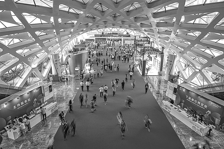 在消博会,感受中国对外开放的时代脉动