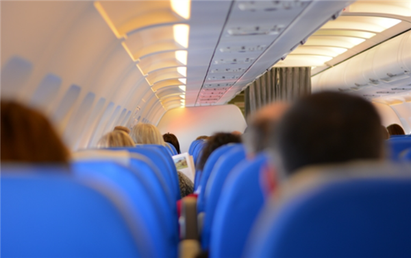 五一航班大规模取消！机票价格也暴涨：单程超6000元