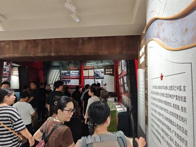 东江纵队纪念馆以数字与实物重现烽烟。