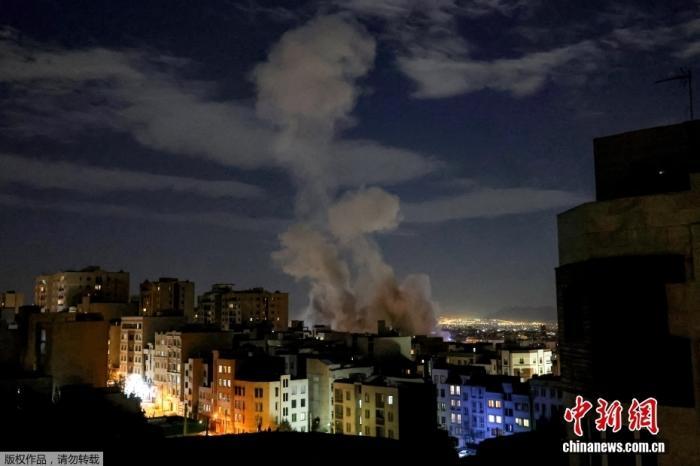 资料图：当地时间3月1日晚9时左右，伊朗首都德黑兰多地遭袭。