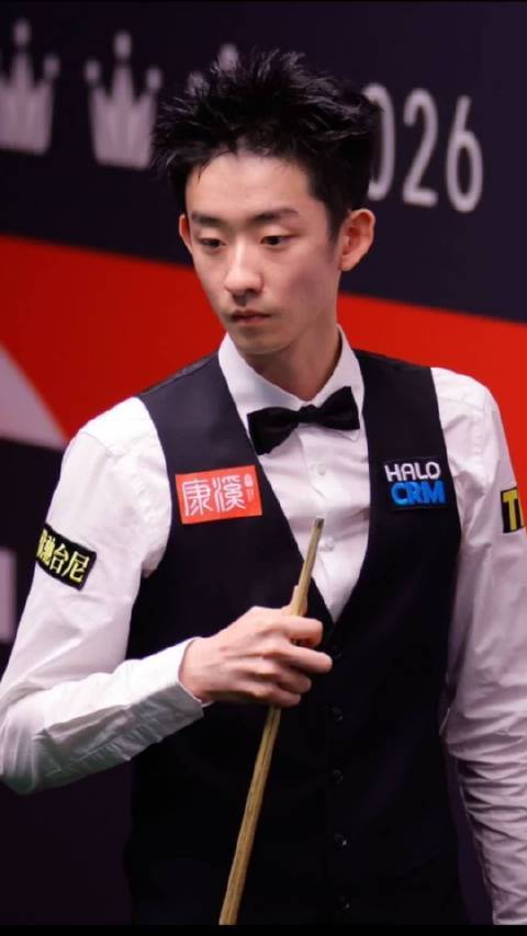 64分的含金量！黑球粉球被锁死，吴宜泽硬核表演，一杆制胜