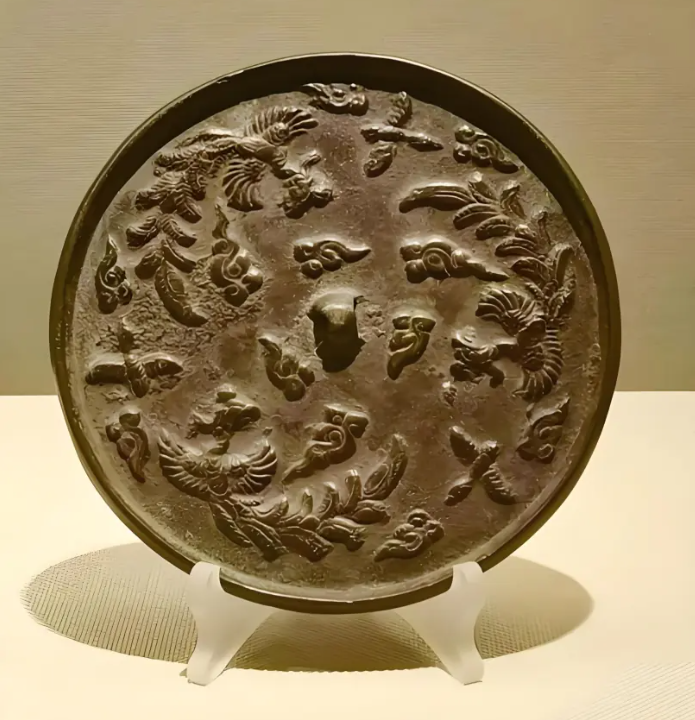方寸镜鉴,映见千年风华——古代铜镜的发展演变史_凤凰网