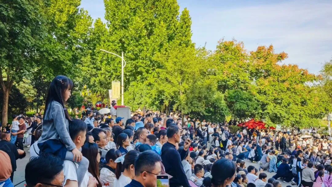 假日期间，第四届国际嘉纳艺术嘉年华在绿博(10415363)-20261008152859.jpg