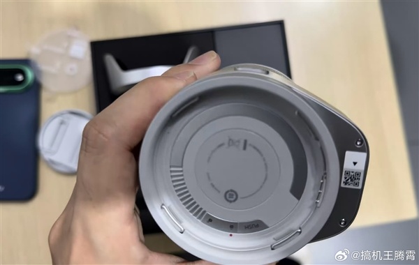 华为Mate 90系列巨炮真机现身:体积巨大!堪比相机镜头