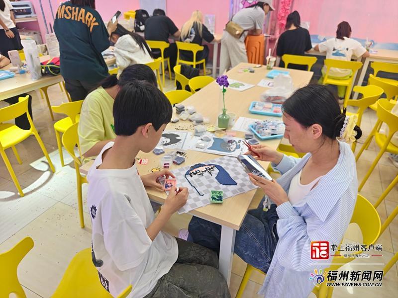 新消费|榕城“拼”图:近200家拼豆店扎堆商圈写字楼