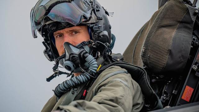 从F-16自动拉起到六代机自主作战，AI接管战机只是时间问题