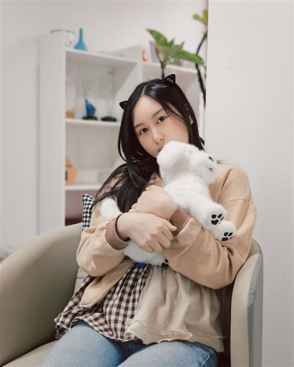 会撒娇能成长!科沃斯毛团陪伴机器人图赏