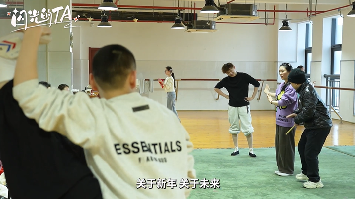 【新春走基层】敢剃青丝唱净腔!95后“女花脸”入戏正当时|闪光的TA