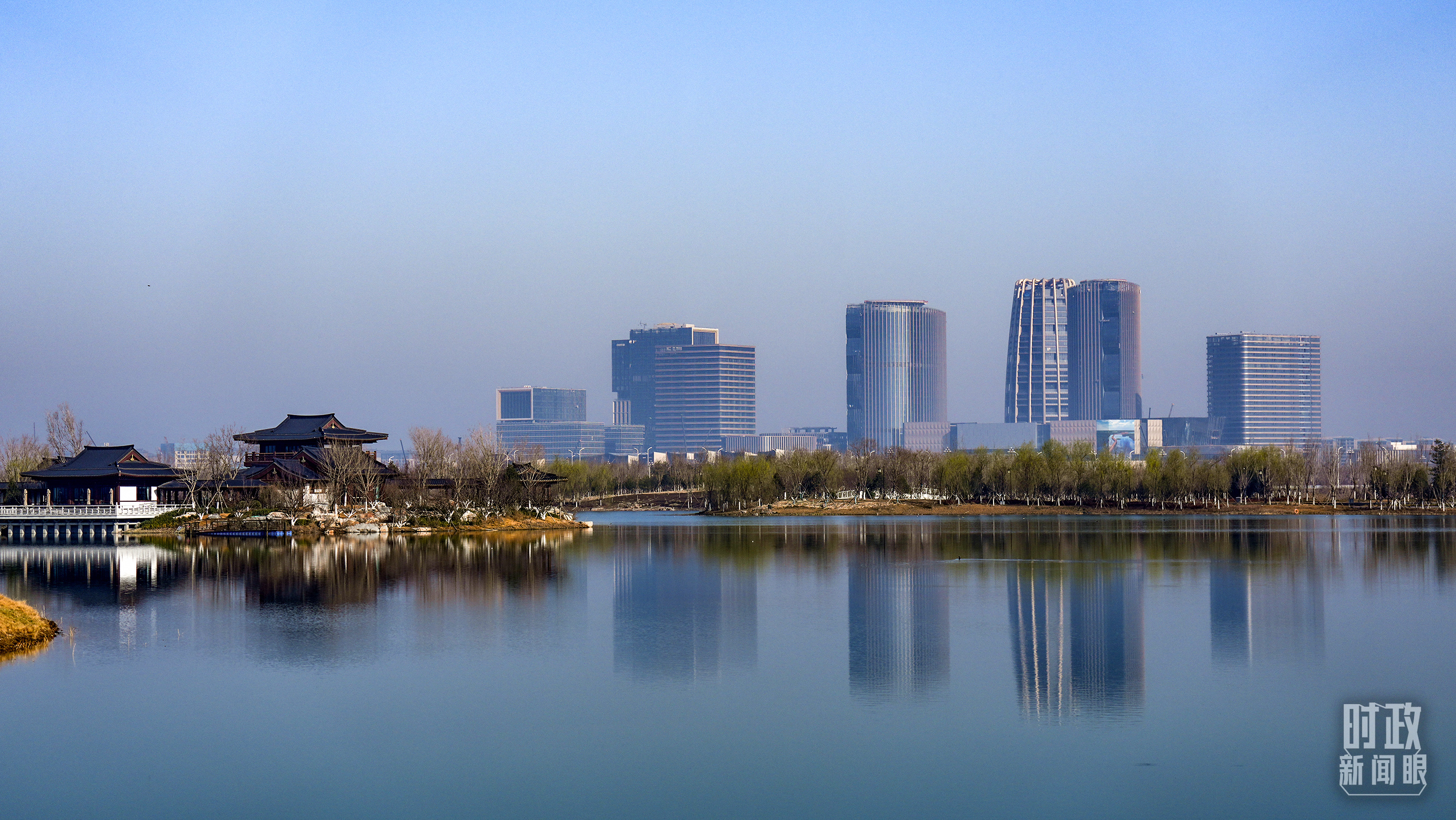 △湿地入城，映照出雄安新区的绿色发展底色。（总台记者李晋拍摄）