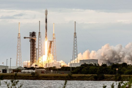 2025年12月9日，一枚搭载国度考查局高明载荷的SpaceX“猎鹰9”火箭从卡纳维拉尔角天际军基地辐射升起