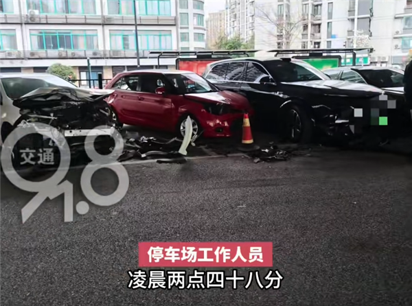 一特斯拉失控冲进停车场 致理想、奥迪等7辆车受损