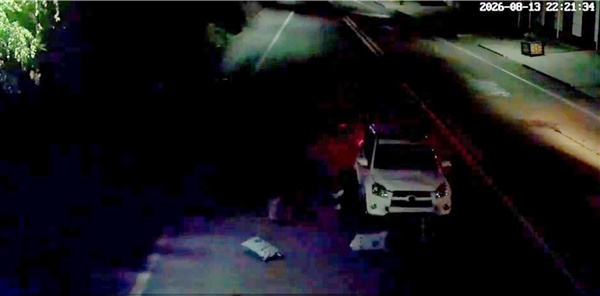 公职人员醉驾撞死夫妻 事发监控曝光:超速还熄灯 至今没道歉