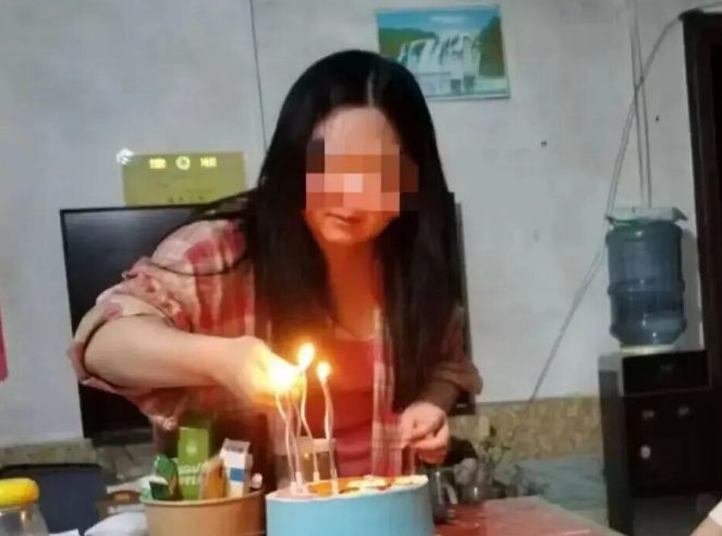 罗先生提供的女儿生前图