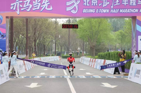 东说念主形机器东说念主开动上保障：既保机器又保东说念主