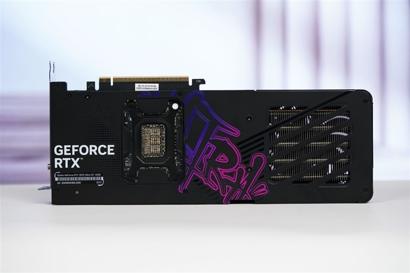 显卡界的嘻哈涂鸦!七彩虹iGame RTX 5070 Ultra OC评测:同价位颜值与散热双天花板