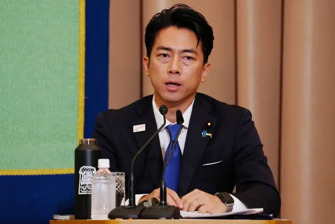 小泉进次郎资料图 图源：新华社