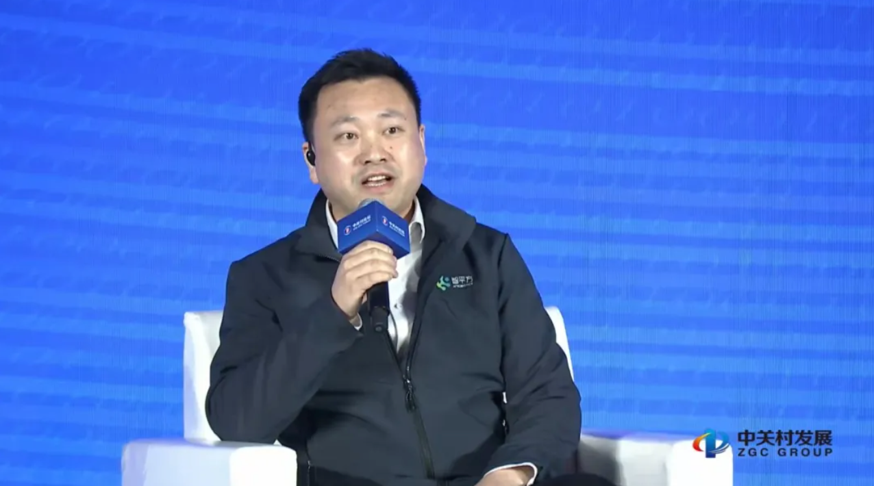 别被机器人跳舞骗了,我们还在 GPT-2 时代| 具身智能百亿圆桌