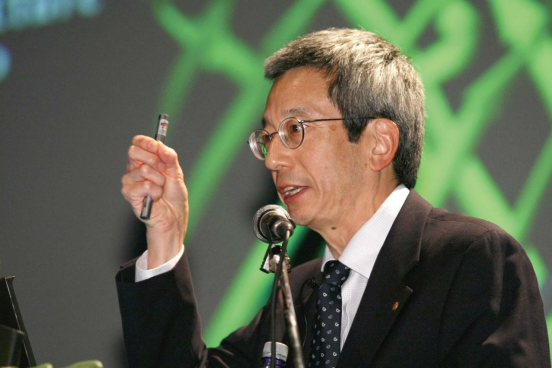 钱永健在诺奖颁奖典礼上(资料图)