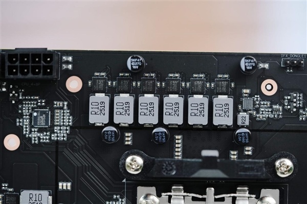 轻松打造千帧电竞主机 七彩虹iGame B850M Ultra-OC V14主板图赏