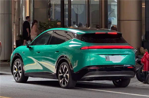 号称“年轻人的首款大五座SUV” 小鹏MONA L05官宣即将登场