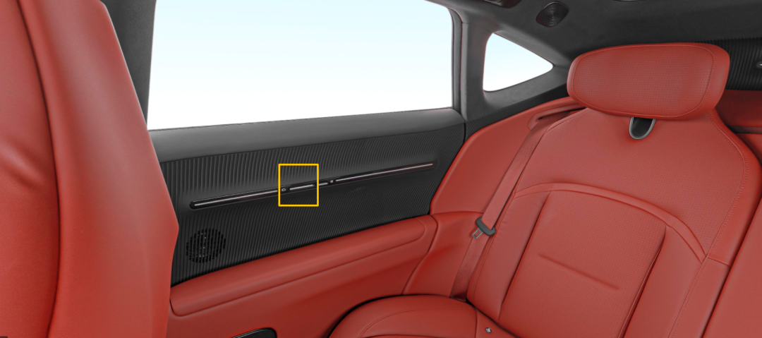 着火了乘客不会开门,得怪车企乱学特斯拉?