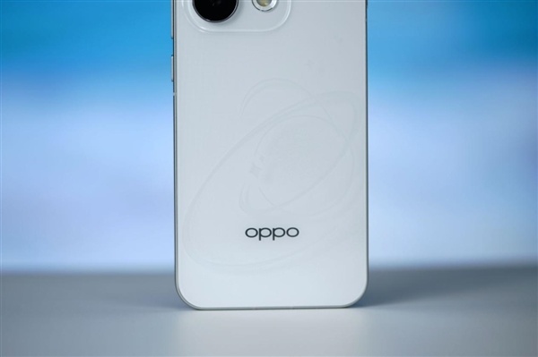 首创3D冰透悬浮！OPPO Reno16图赏