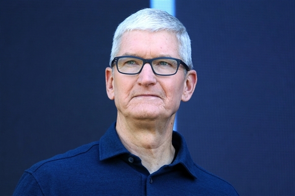 苹果全面涨价：分析一下现在上车还是等iPhone 18
