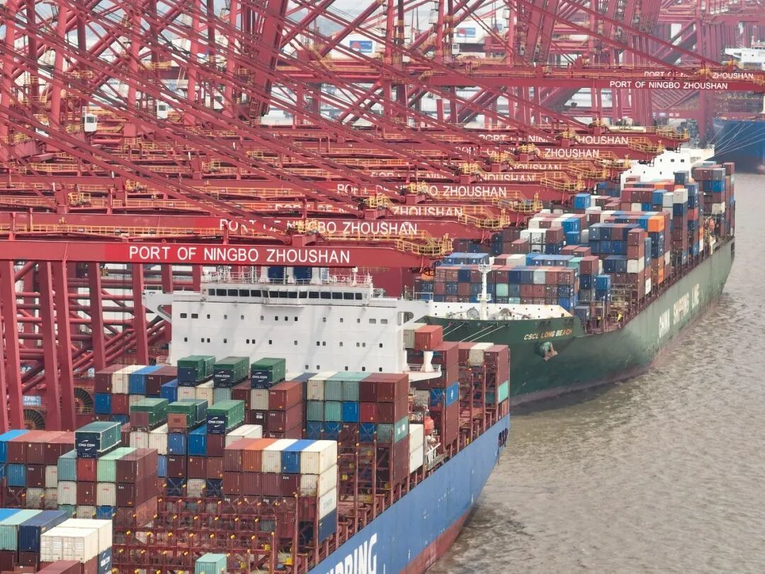 宁波-舟山港 / 新华社记者 翁忻旸 摄