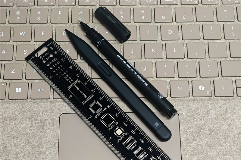 新一代 Surface Pro，13英寸评测：性能能效进步巨大 核显媲美最新X86