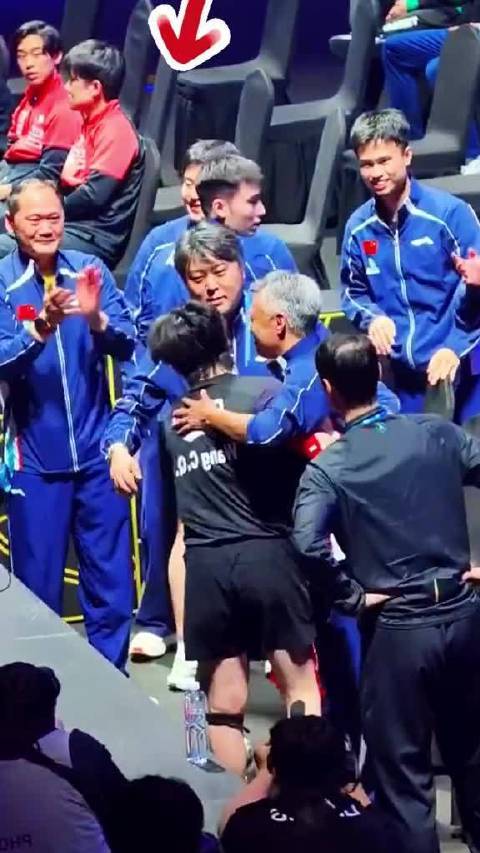 张本智和近距离感受国乒队魂期货配资哪家好期货配资哪家好，王楚钦让他认识到了差距 张本智和